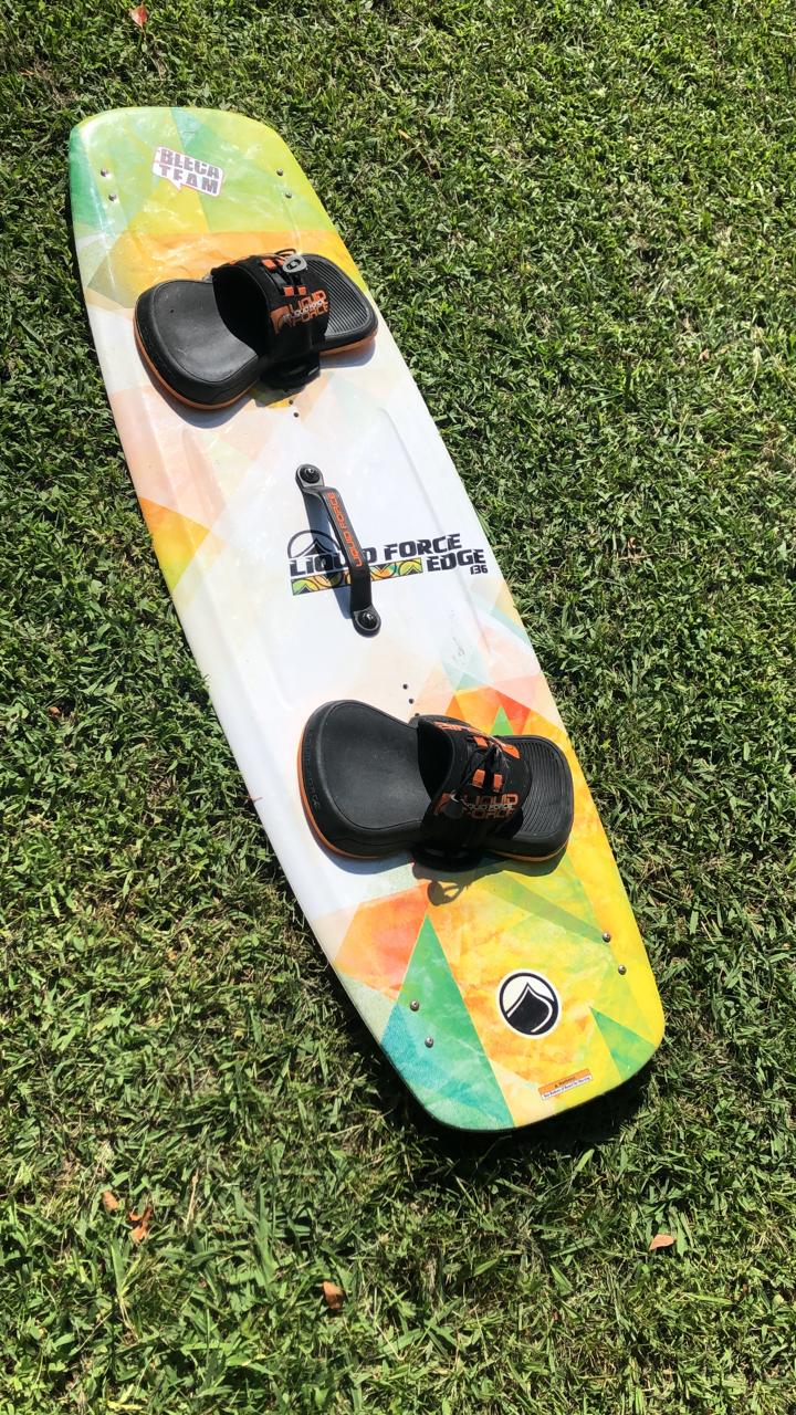 Tabla De Kite Liquid Force Edge 136cm Usada En Buen Estado
